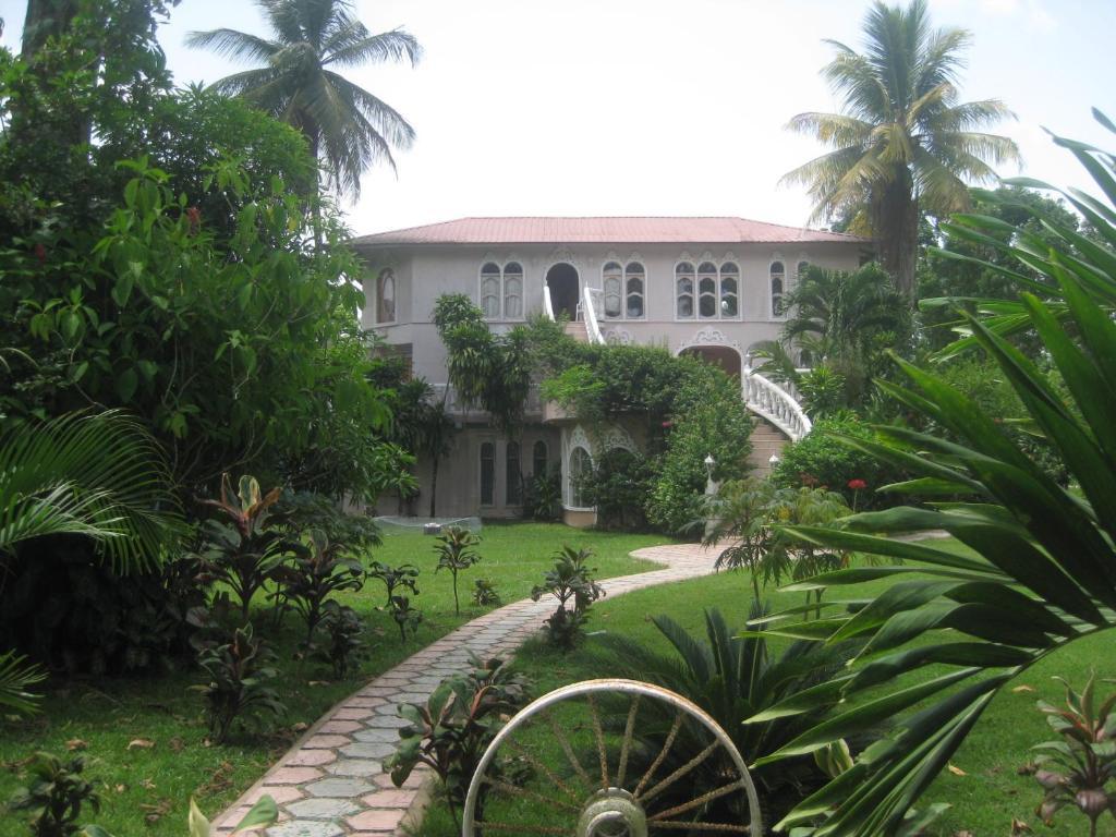 Banana Bank Lodge & Jungle Horseback Adventures Belmopan Eksteriør bilde